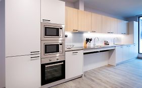 Coleman Court Summer Apartments